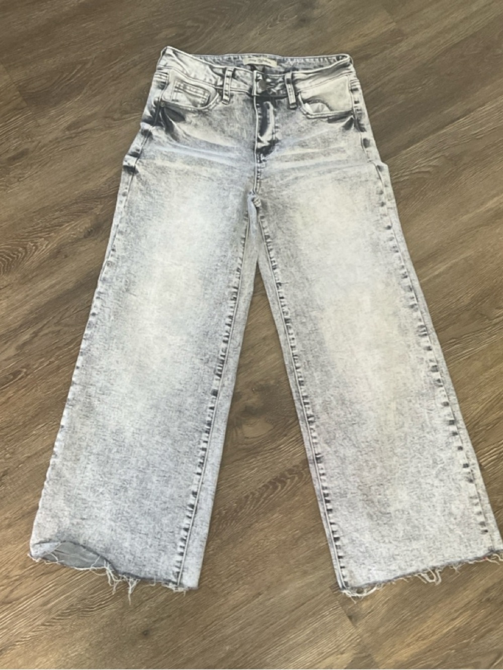 Sexy Fabulous Women’s Wide-Leg Light Wash Jeans